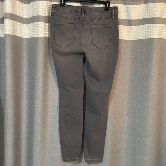 NWT Women’s Power Stretch Skinny High Rise Denim. Size 12 Greystone - Picture 4 of 5